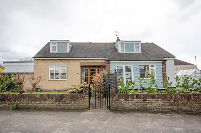 4 Bedroom Detached House For Sale In Quakers Road, Downend, Bristol, BS16