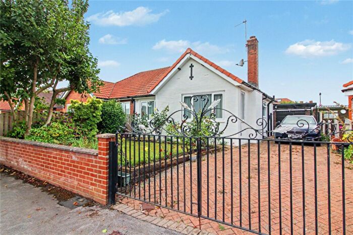 2 Bedroom Bungalow For Sale In Pendas Walk, Leeds, West Yorkshire, LS15