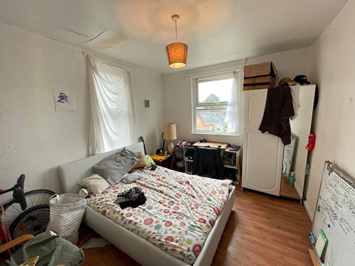 6 Bedroom Semi-Detached House To Rent In Priory Avenue, High Wycombe, HP13