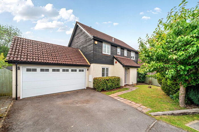 4 Bedroom Detached House For Sale In Westminster Close, Kempshott Rise, RG22