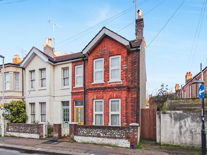 2 Bedroom End Of Terrace House For Sale In Buckingham Road, Worthing, BN11