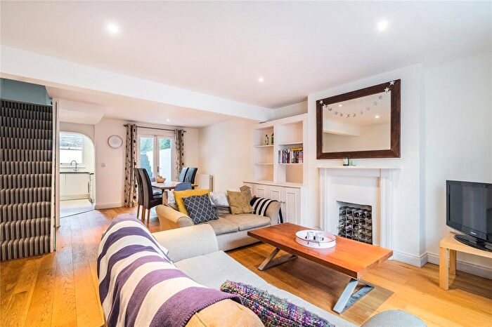 3 Bedroom Maisonette To Rent In Auckland Road, Battersea, SW11