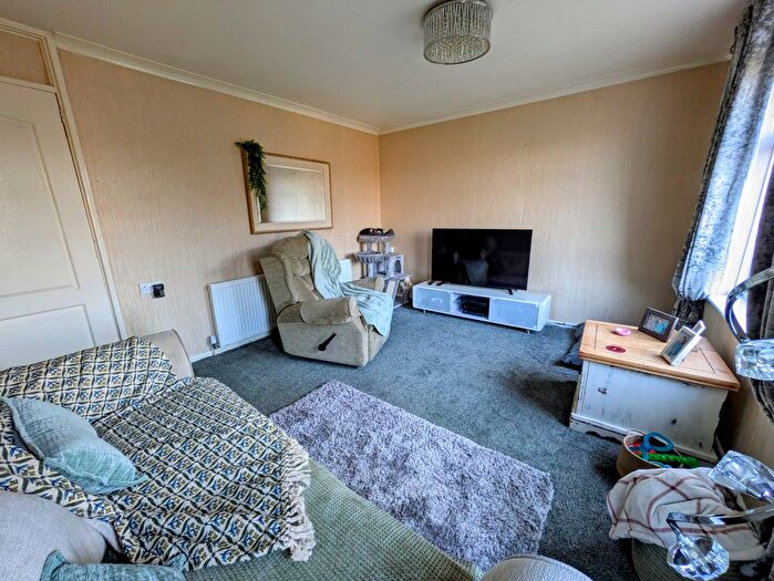 3 Bedroom Terraced House For Sale In Wenborough Lane, Tong, Bradford, BD4