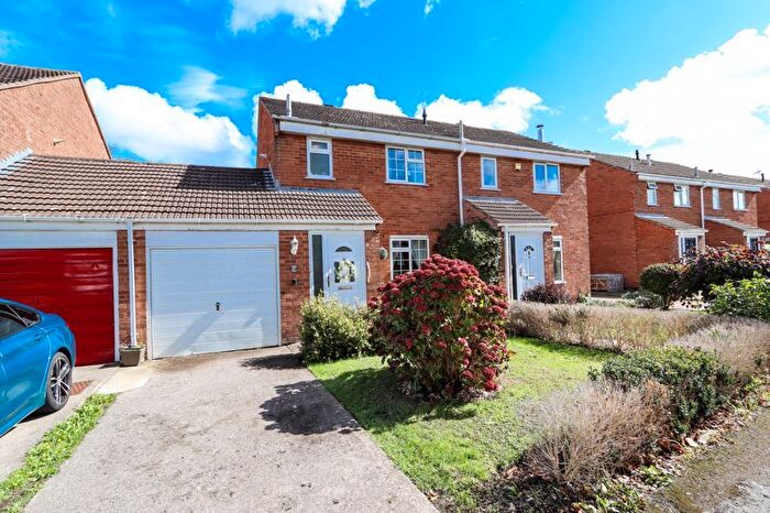 3 Bedroom Semi-Detached House For Sale In Kenn Moor Drive, Clevedon, BS21