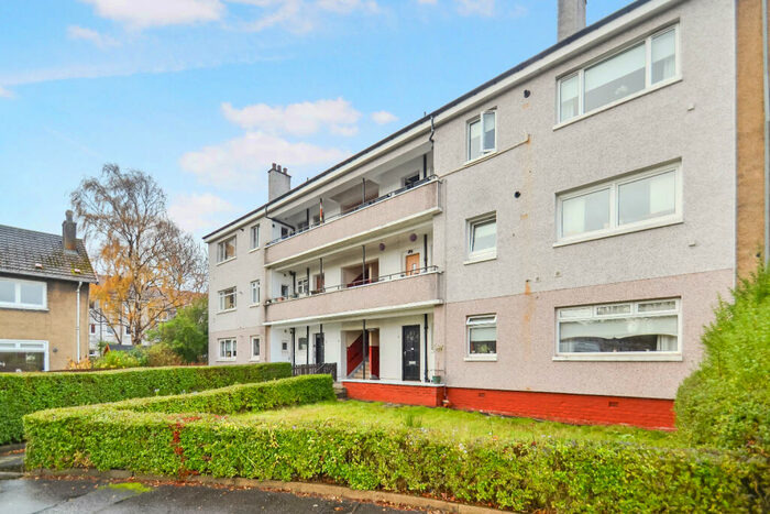 3 Bedroom Flat To Rent In Burrelton Road, Merrylee, Glasgow, G43