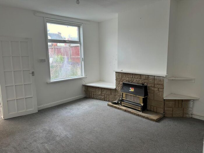 3 Bedroom End Terrace House To Rent In Mount Pleasant Street, Bilston, WV14