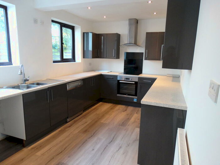 4 Bedroom House To Rent In Chapel Road, Tiptree, CO5