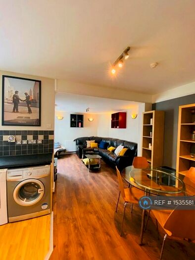 5 Bedroom Terraced House To Rent In Blantyre Road, Liverpool, L15