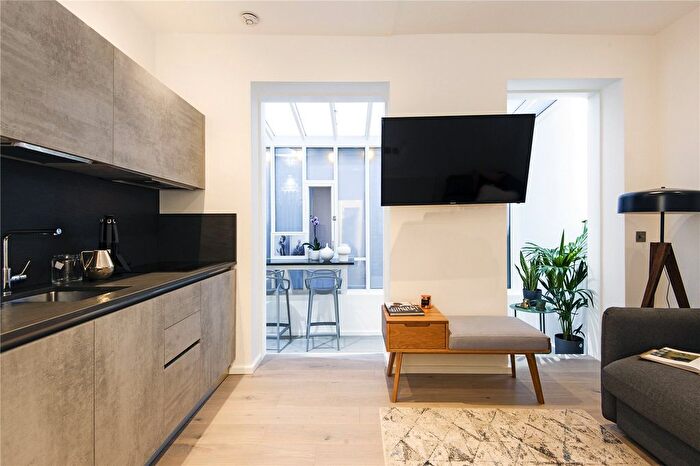 1 Bedroom Flat For Sale In Monmouth Street, London, WC2H