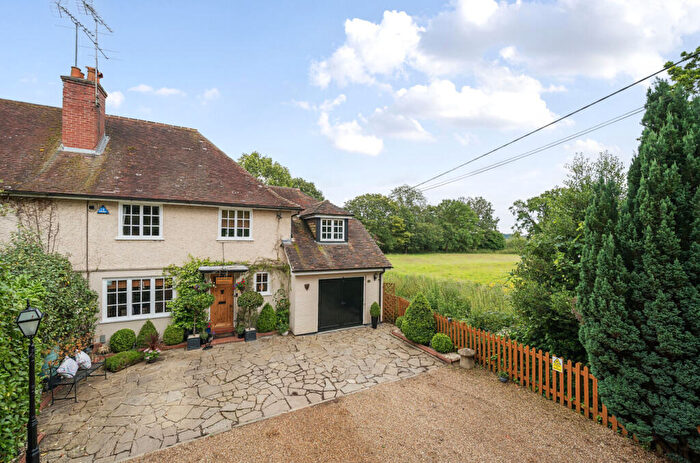 4 Bedroom Semi-Detached House For Sale In Forest Road, Wokingham, Berkshire, RG40