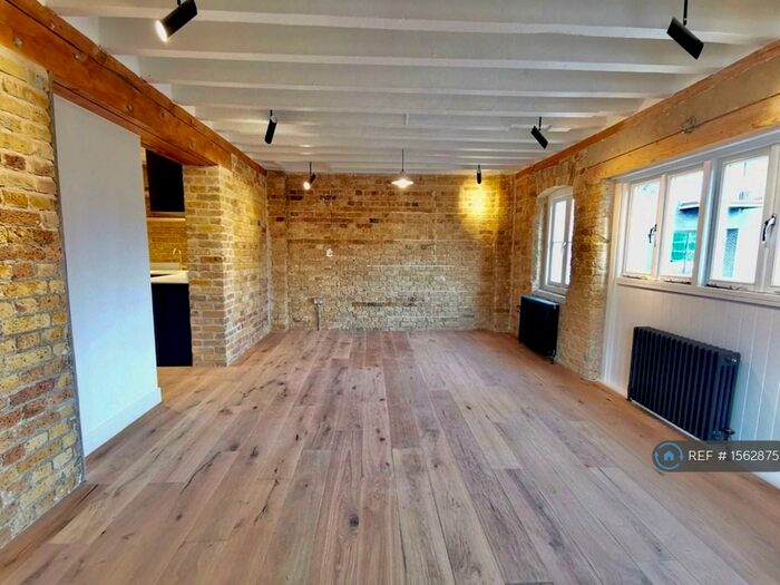 2 Bedroom Flat To Rent In Old Granary - Town Quay, London, IG11