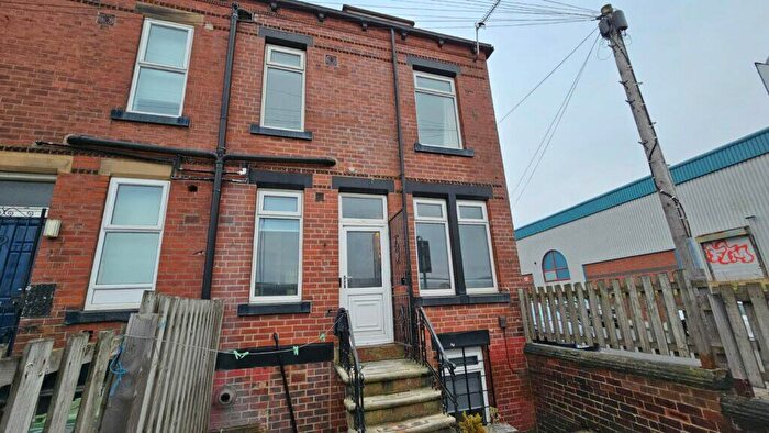 3 Bedroom End Of Terrace House To Rent In Roseville Road, Leeds, LS8