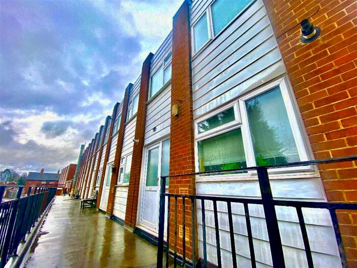 3 Bedroom Maisonette To Rent In Leicester Street, Bulkington, Bedworth, CV12