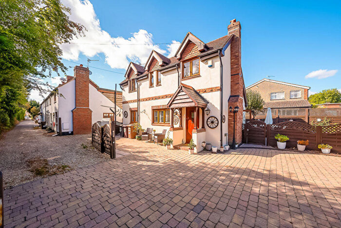 3 Bedroom Detached House For Sale In Brewery Road, Bromley, BR2
