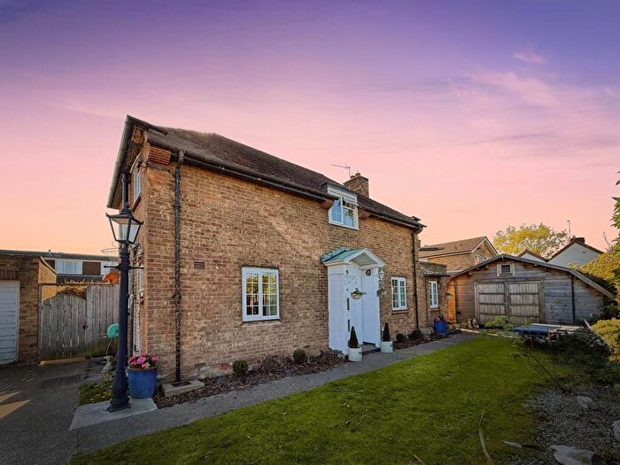 3 Bedroom Detached House For Sale In Old Road, Leconfield, Beverley, HU17