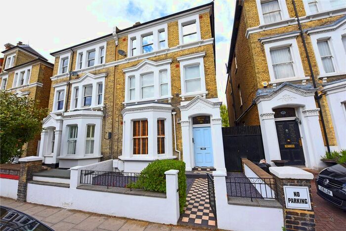 2 Bedroom Flat To Rent In Disraeli Road, London, SW15