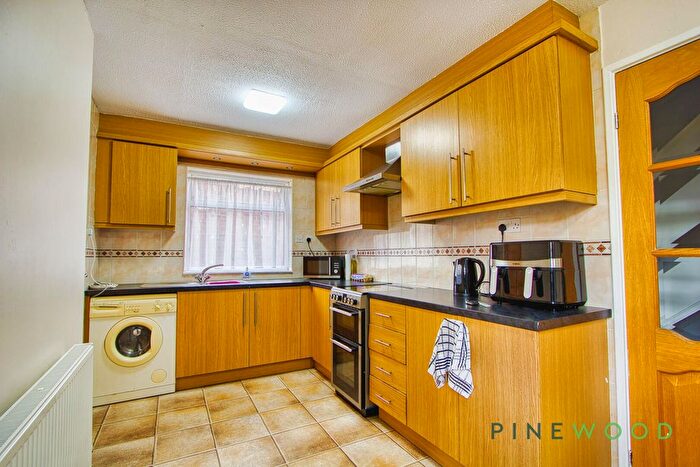 3 Bedroom Terraced House For Sale In Neasden Court, Westlands, Barrow Hill, Chesterfield, Derbyshire, S43