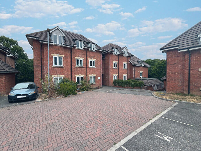 2 Bedroom Apartment For Sale In Ballam Grove, Parkstone, BH12