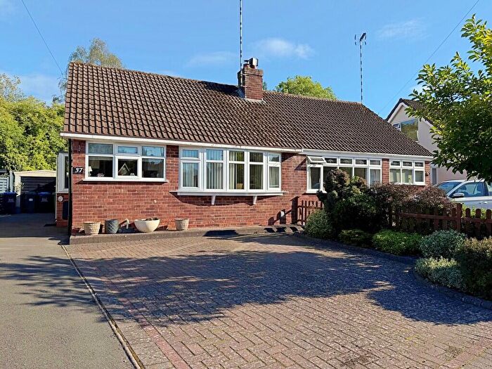 2 Bedroom Semi-Detached Bungalow For Sale In Offa Drive, Kenilworth, CV8