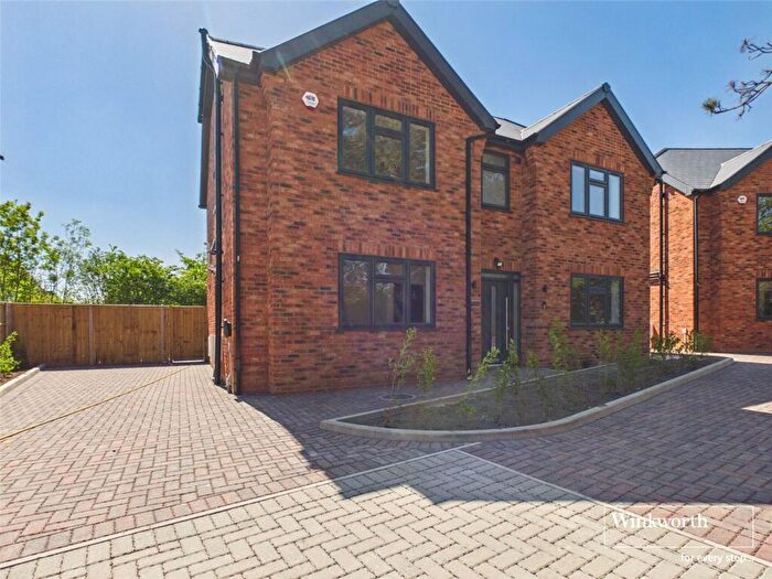 4 Bedroom Detached House For Sale In Brookers Hill, Shinfield, Reading, Berkshire, RG2