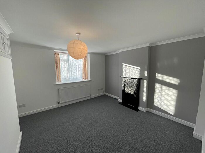 2 Bedroom Apartment To Rent In Clouds Hill Road, Bristol, BS5