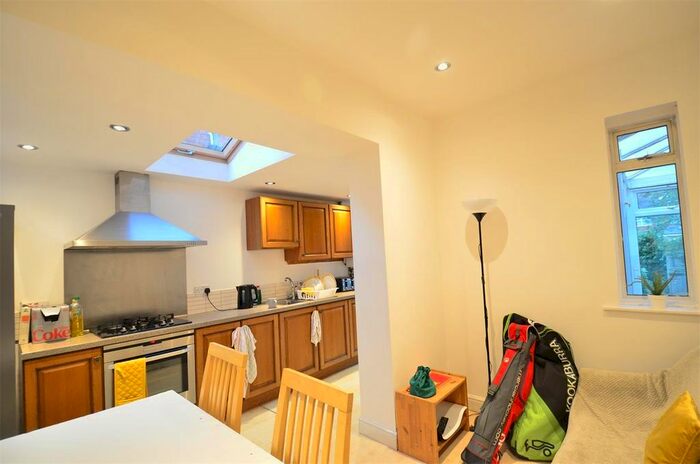 4 Bedroom Semi-Detached House To Rent In Harborne Park Road, B17