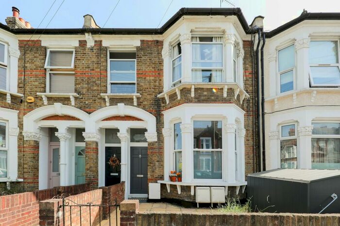 2 Bedroom Flat To Rent In Theodore Road, Hither Green, London, SE13