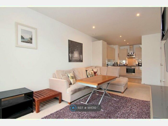 2 Bedroom Flat To Rent In Juniper Drive, London, SW18