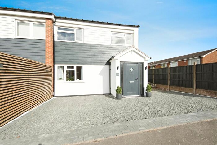 3 Bedroom Semi-Detached House For Sale In Fillingham Close, Birmingham, West Midlands, B37