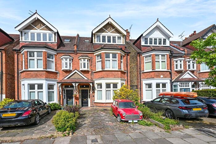 5 Bedroom Property For Sale In Hollingbourne Gardens, Ealing, W13