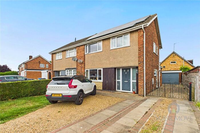 3 Bedroom Semi-Detached House For Sale In Deeble Road, Kettering, Northamptonshire, NN15