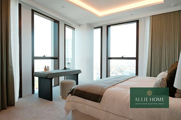 3 Bedroom Flat For Sale In Carnation Way, London, SW8