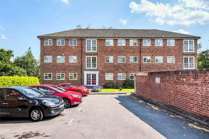 2 Bedroom Apartment To Rent In Woking, GU22