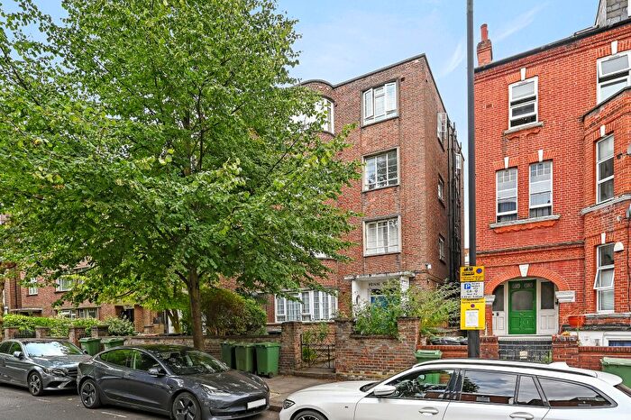 2 Bedroom Flat For Sale In Fordwych Road, London, NW2