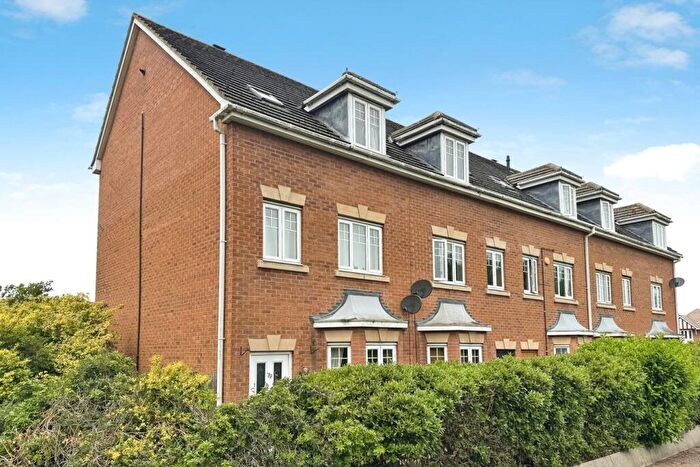 3 Bedroom Town House For Sale In Beaumont Road, Flitwick, MK45