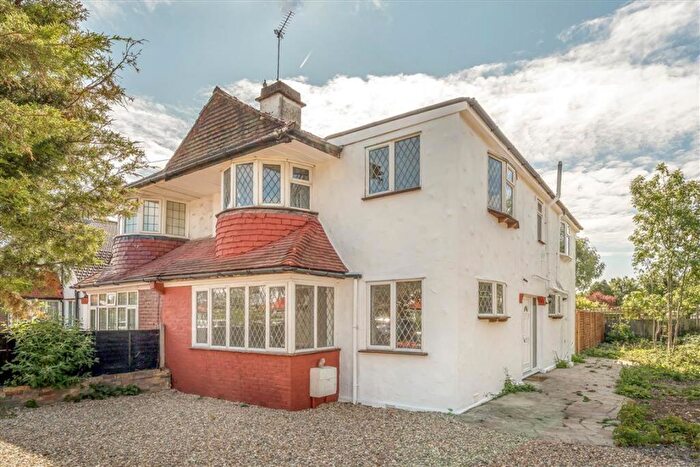 4 Bedroom Semi-Detached House To Rent In Kingsand Road, Lee, SE12