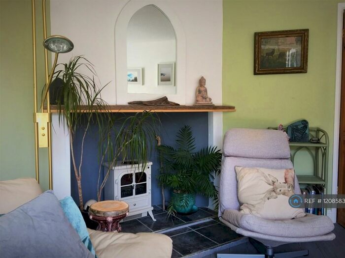 3 Bedroom Semi-Detached House To Rent In The Woodlands, Monmouth, NP25