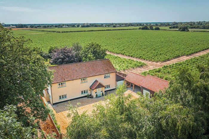 5 Bedroom Detached House For Sale In Substantial And Highly Versatile Home In Rockland St. Peter, NR17