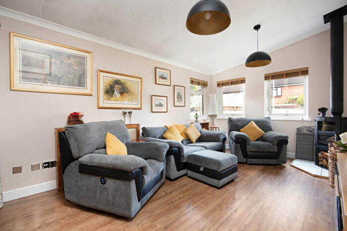 2 Bedroom Detached Bungalow For Sale In Elizabeth Drive, Devizes, SN10