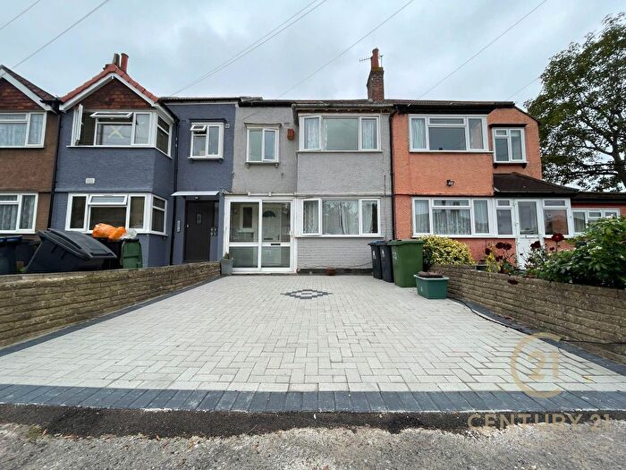 4 Bedroom Terraced House To Rent In Potters Grove, New Malden, KT3