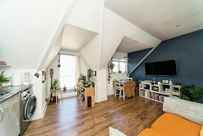 1 Bedroom Flat For Sale In Lancaster Road, Brighton, BN1