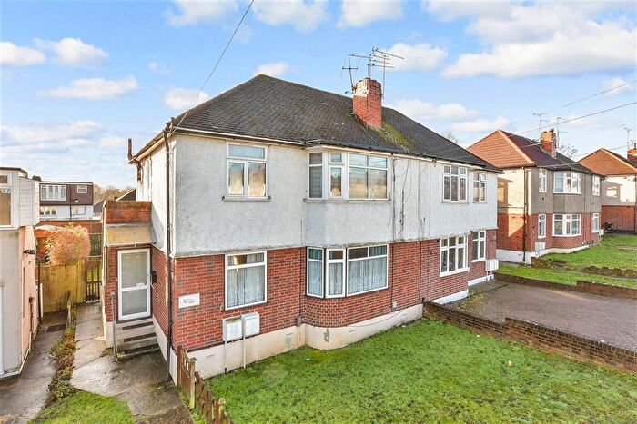 2 Bedroom Maisonette For Sale In Oakdene Road, Orpington, Kent, BR5