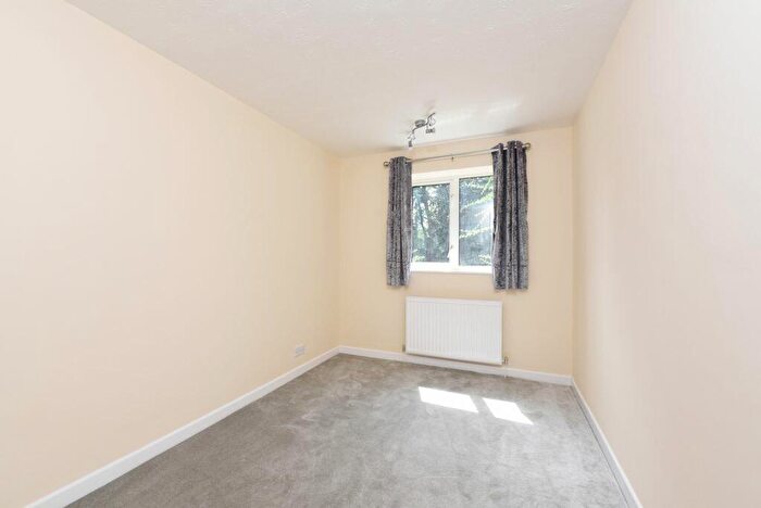2 Bedroom Apartment To Rent In Clockhouse Road, Farnborough, GU14
