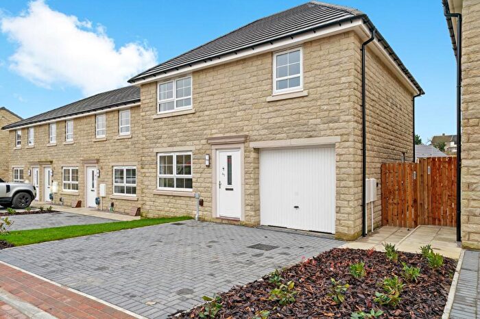 4 Bedroom Detached House To Rent In Pommell Drive, Eccleshill, Bradford, BD2