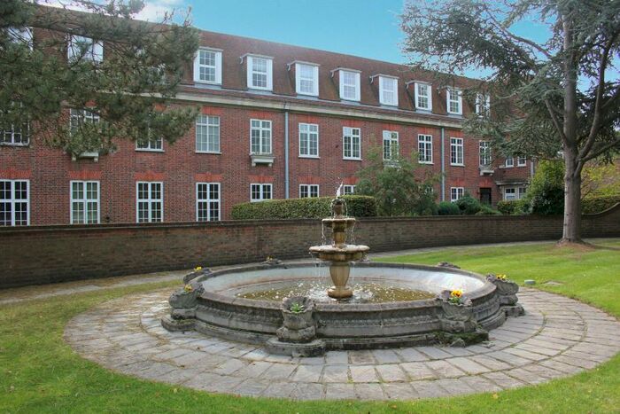 3 Bedroom Apartment To Rent In Ottershaw, KT16