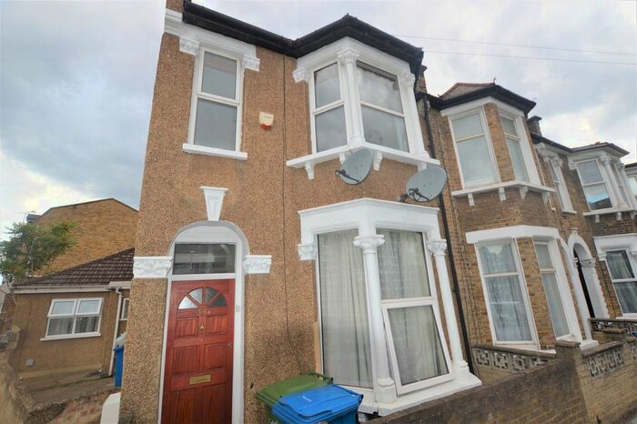 1 Bedroom Flat To Rent In Ethnard Road, London, SE15