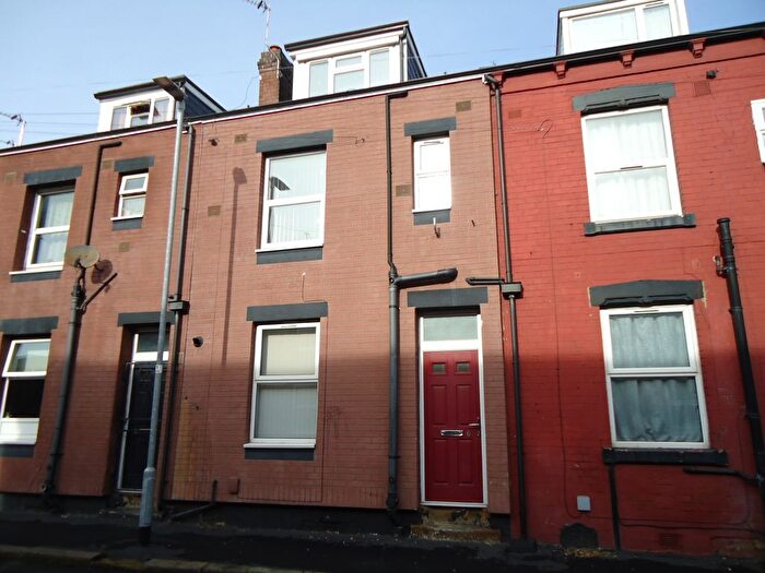 2 Bedroom Terraced House To Rent In Recreation Terrace, Holbeck, Leeds, LS11