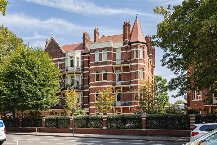 3 Bedroom Flat For Sale In Phoenix Lodge Mansions, London, W6