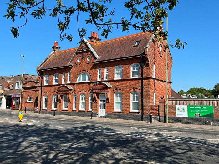 2 Bedroom Flat For Sale In Milton Green, Christchurch Road, New Milton, Hampshire., BH25