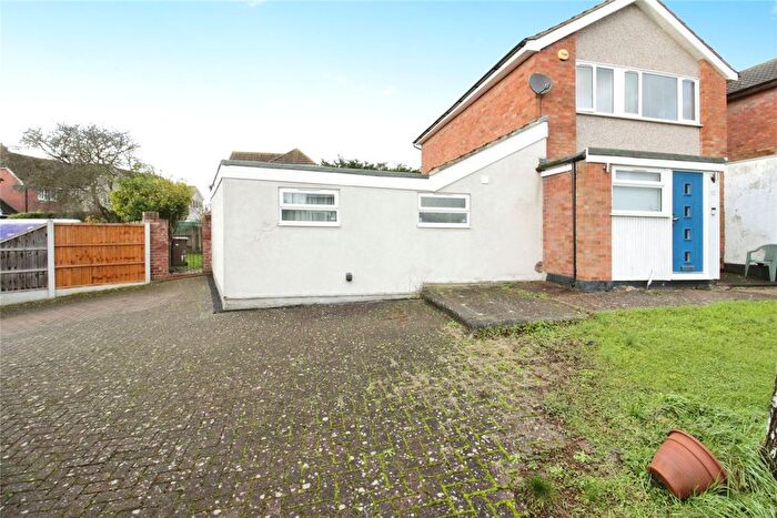 3 Bedroom Semi-Detached House To Rent In Viking Way, Runwell, SS11